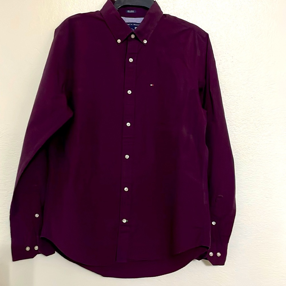 Tommy Hilfiger Men’s Custom Fit Long Sleeve Button Down Shirt, 100% cotton.